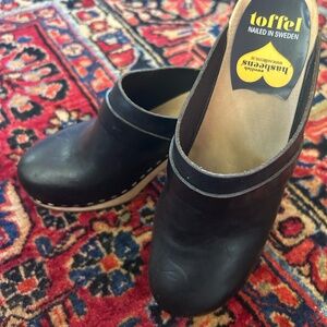 Swedish Hasbeens "Slip in Classic" Black Clogs